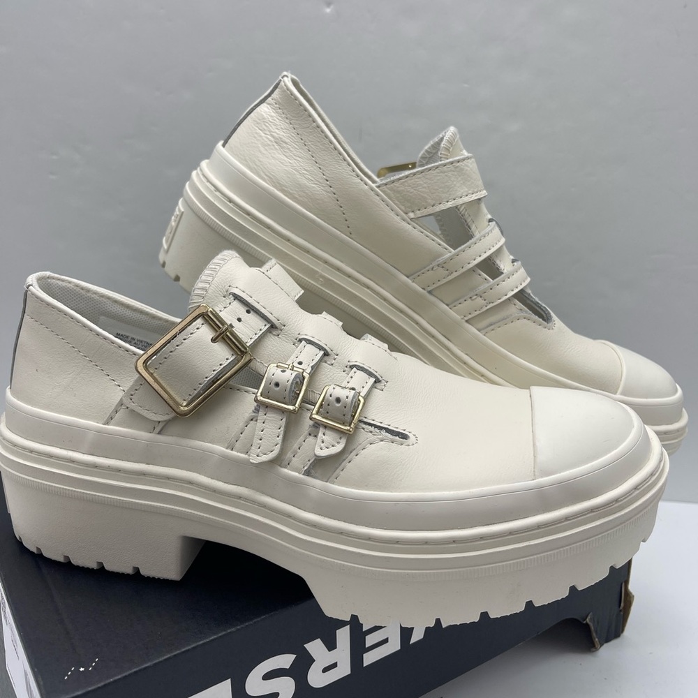 Converse • Wmns Chuck Taylor All Star Lugged Heel Mary Jane Platforms - Picture 9 of 16